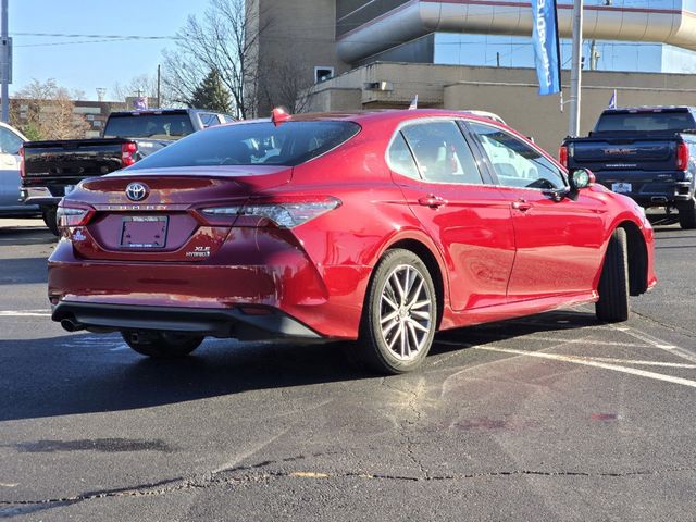 2022 Toyota Camry Hybrid XLE