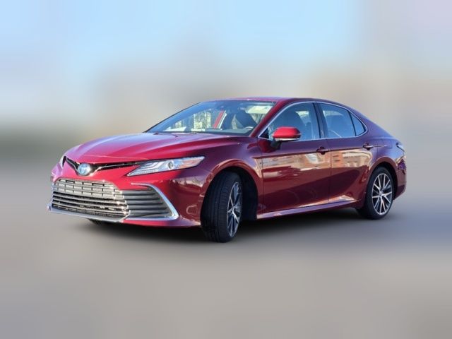 2022 Toyota Camry Hybrid XLE