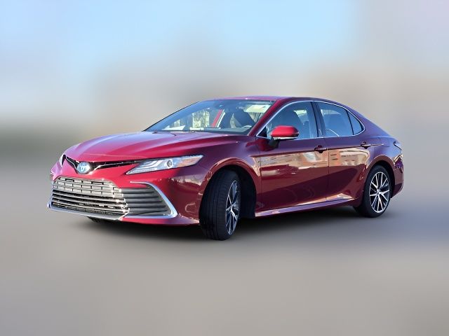 2022 Toyota Camry Hybrid XLE