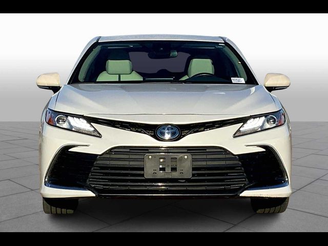 2022 Toyota Camry Hybrid XLE