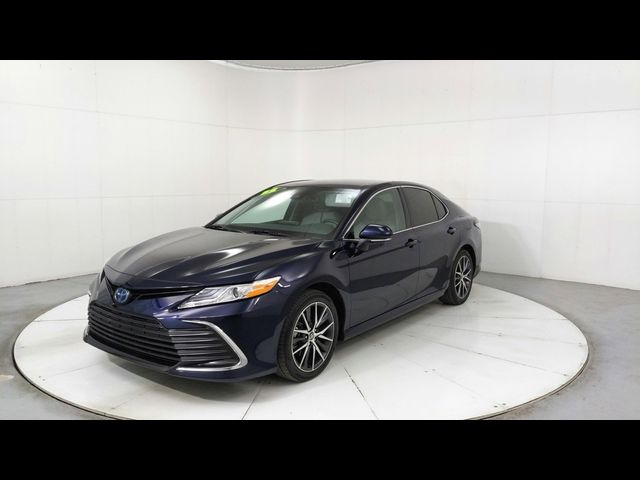 2022 Toyota Camry Hybrid XLE