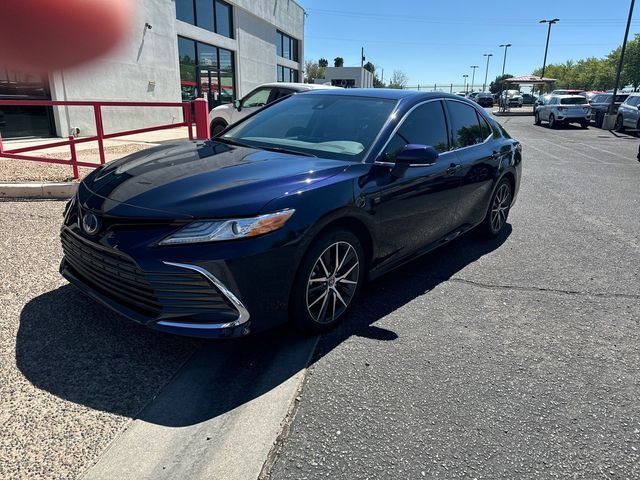 2022 Toyota Camry Hybrid XLE