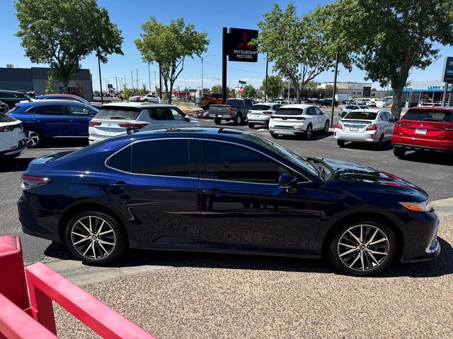 2022 Toyota Camry Hybrid XLE