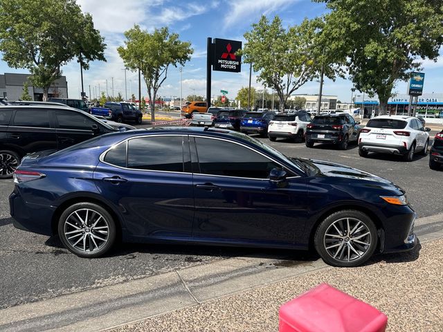 2022 Toyota Camry Hybrid XLE