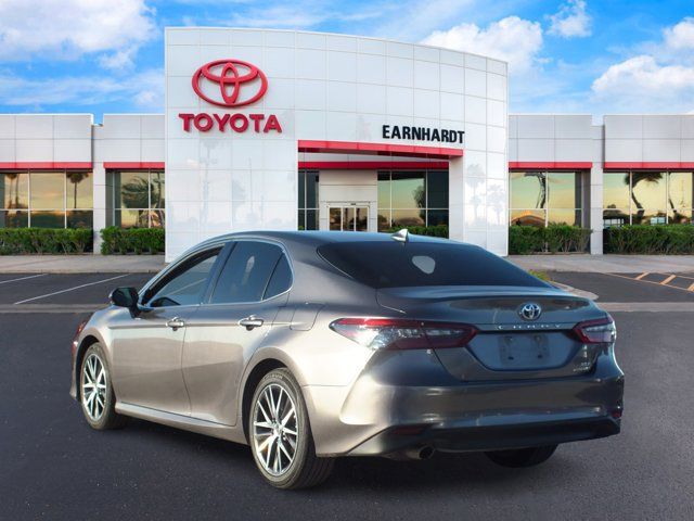 2022 Toyota Camry Hybrid XLE