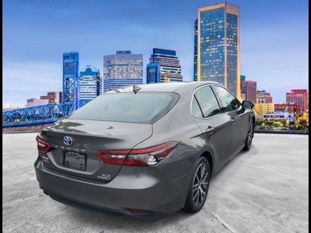 2022 Toyota Camry Hybrid XLE