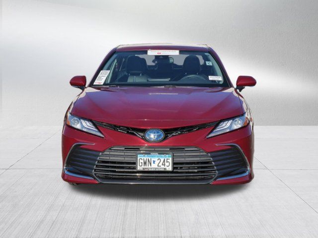 2022 Toyota Camry Hybrid XLE