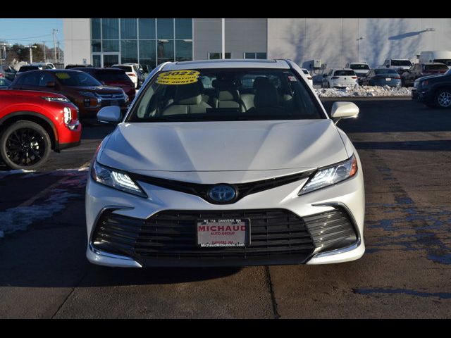 2022 Toyota Camry Hybrid XLE