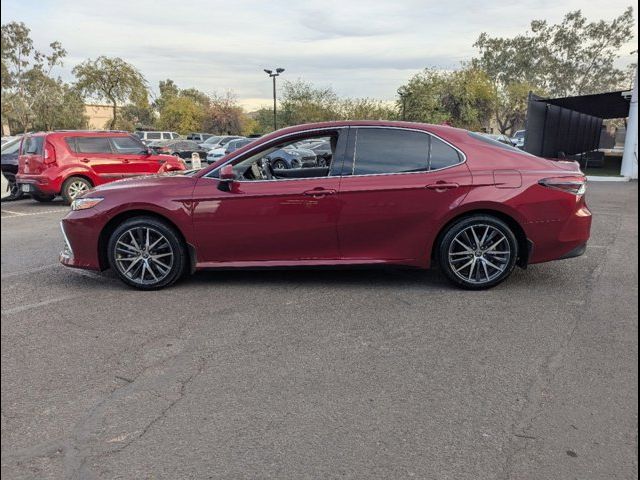 2022 Toyota Camry Hybrid XLE