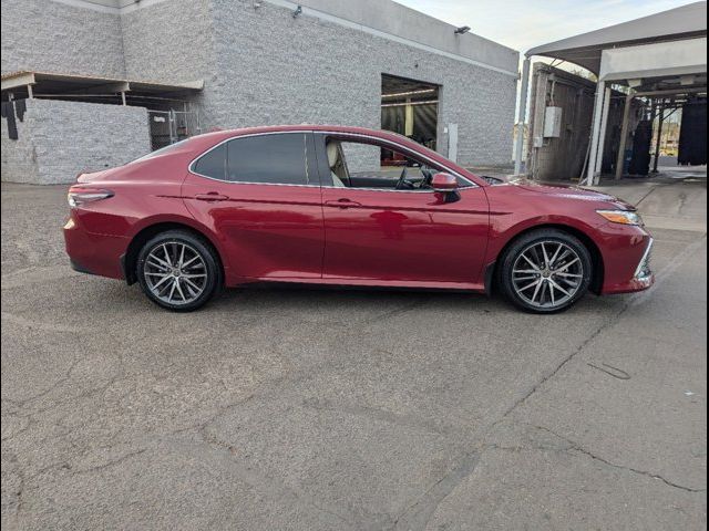 2022 Toyota Camry Hybrid XLE