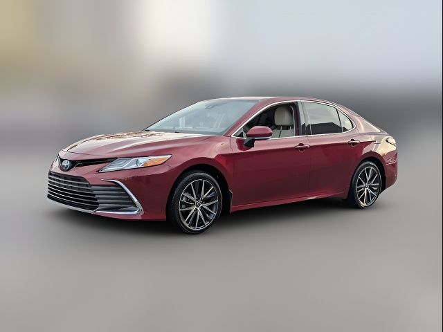 2022 Toyota Camry Hybrid XLE