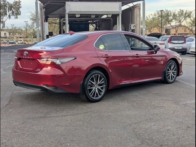 2022 Toyota Camry Hybrid XLE