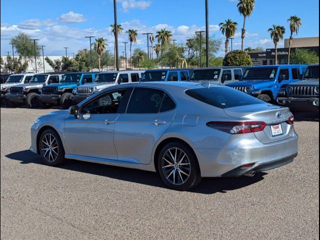 2022 Toyota Camry Hybrid XLE