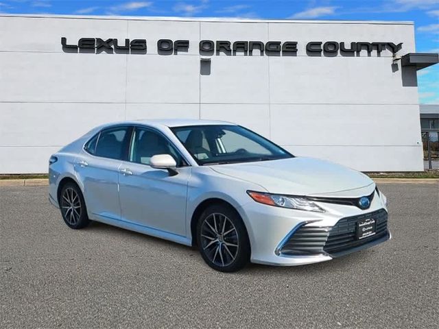 2022 Toyota Camry Hybrid XLE