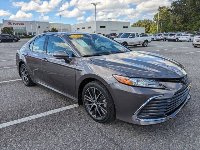 2022 Toyota Camry Hybrid XLE