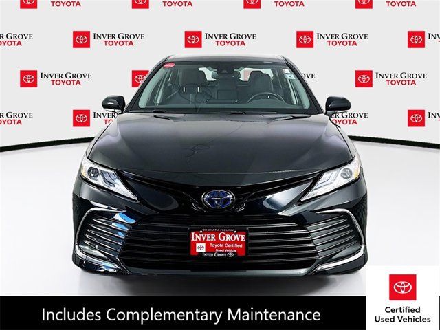 2022 Toyota Camry Hybrid XLE