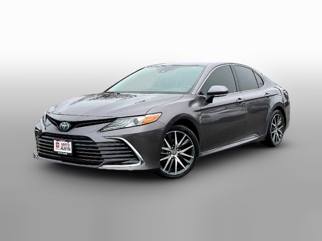 2022 Toyota Camry Hybrid XLE