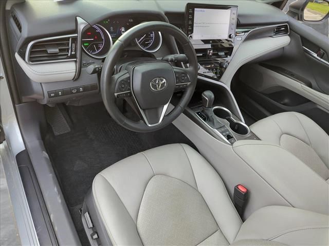 2022 Toyota Camry Hybrid XLE