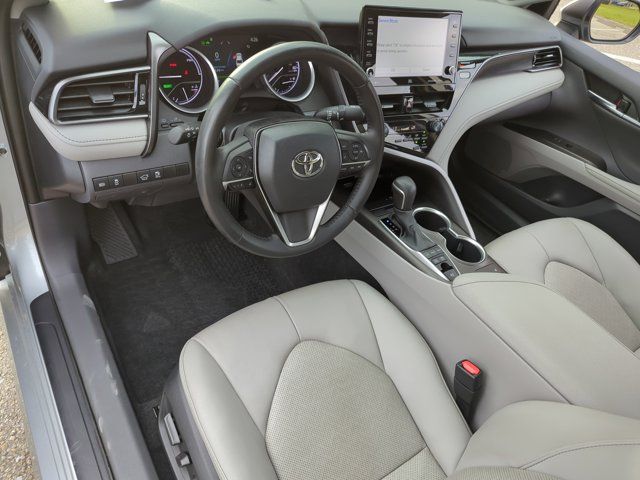 2022 Toyota Camry Hybrid XLE