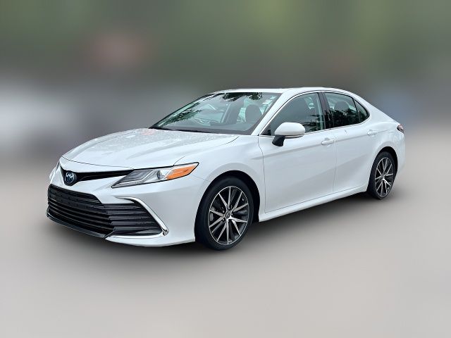 2022 Toyota Camry Hybrid XLE
