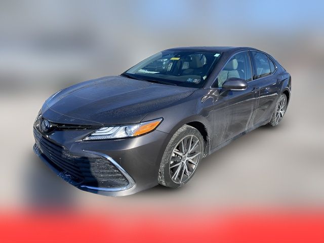 2022 Toyota Camry Hybrid XLE