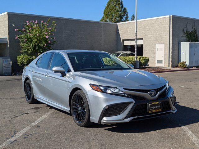 2022 Toyota Camry Hybrid XSE