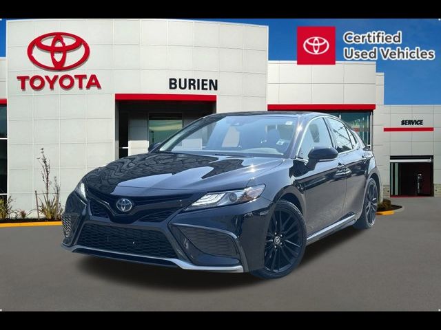 2022 Toyota Camry Hybrid XSE