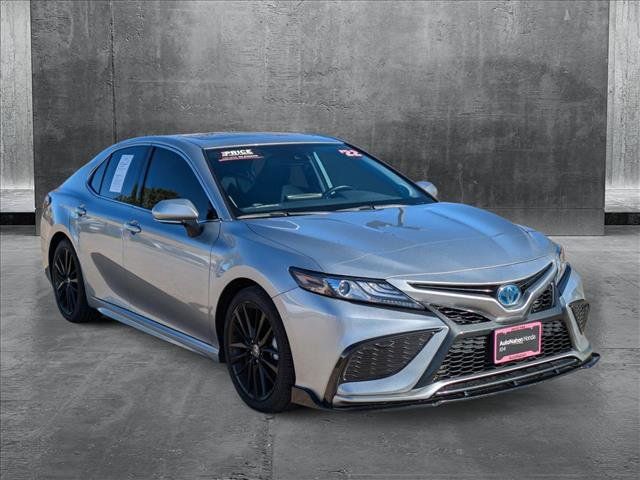 2022 Toyota Camry Hybrid XSE