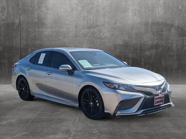 2022 Toyota Camry Hybrid XSE