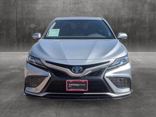 2022 Toyota Camry Hybrid XSE