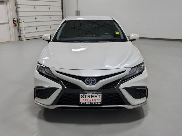 2022 Toyota Camry Hybrid XSE