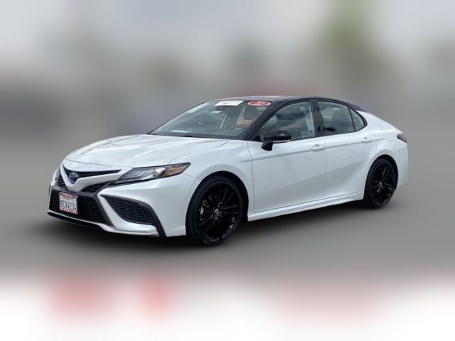 2022 Toyota Camry Hybrid XSE