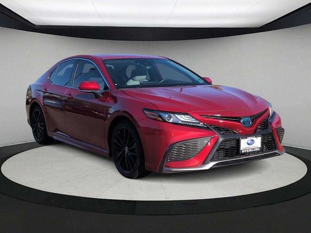 2022 Toyota Camry Hybrid XSE