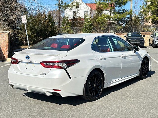 2022 Toyota Camry Hybrid XSE