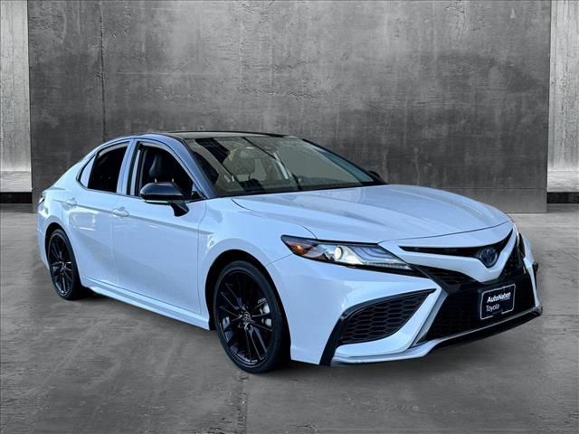 2022 Toyota Camry Hybrid XSE