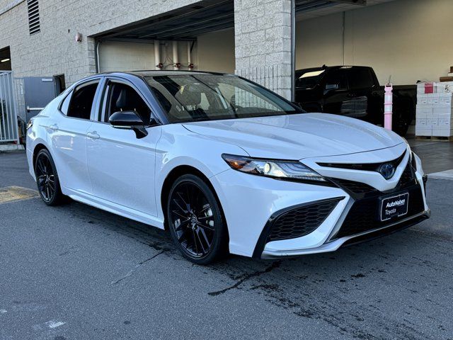 2022 Toyota Camry Hybrid XSE