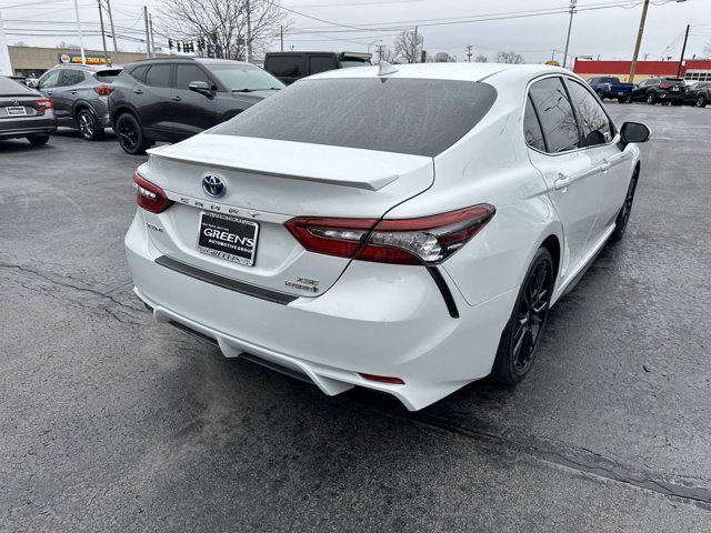 2022 Toyota Camry Hybrid XSE