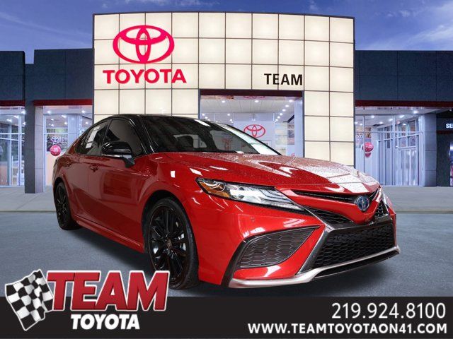 2022 Toyota Camry Hybrid XSE