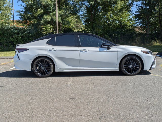 2022 Toyota Camry Hybrid XSE