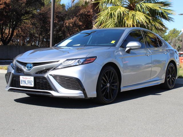 2022 Toyota Camry Hybrid XSE