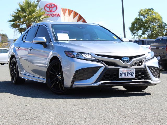 2022 Toyota Camry Hybrid XSE