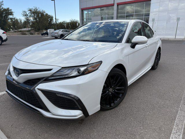 2022 Toyota Camry Hybrid XSE