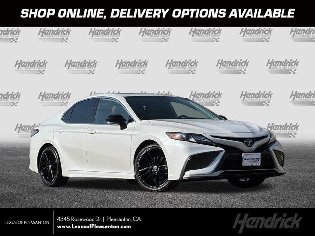 2022 Toyota Camry Hybrid XSE