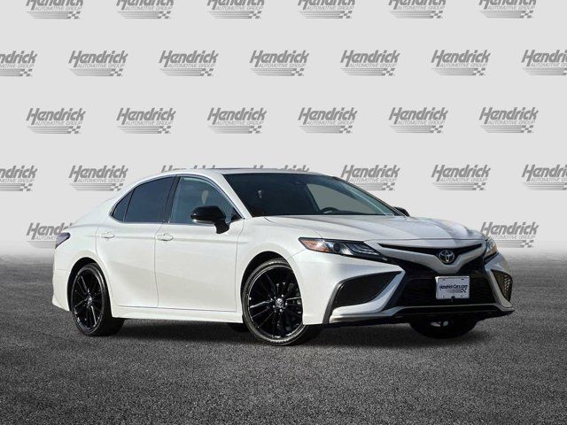 2022 Toyota Camry Hybrid XSE