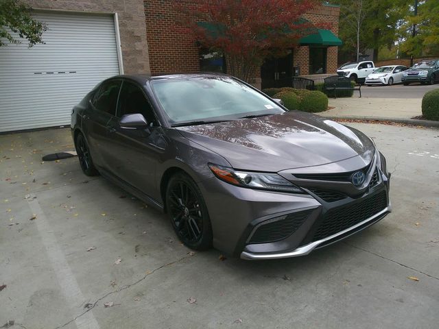 2022 Toyota Camry Hybrid XSE