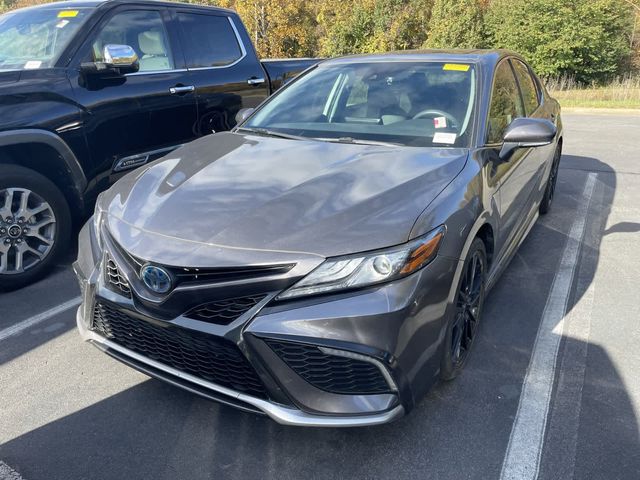 2022 Toyota Camry Hybrid XSE