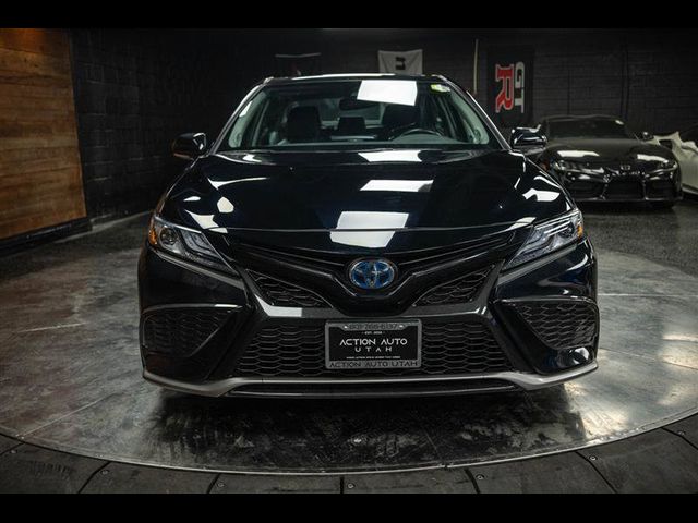 2022 Toyota Camry Hybrid XSE