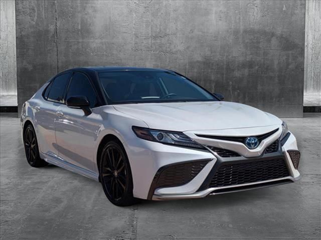 2022 Toyota Camry Hybrid XSE