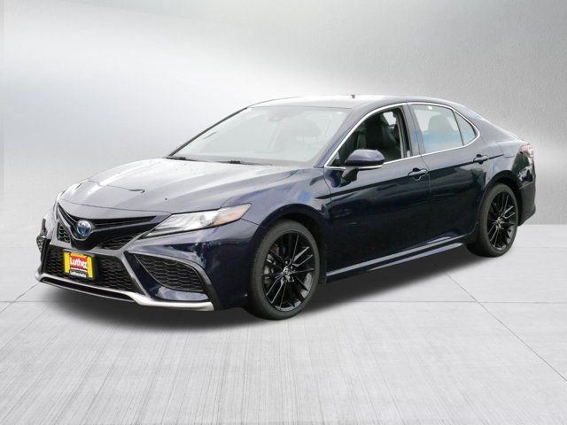 2022 Toyota Camry Hybrid XSE