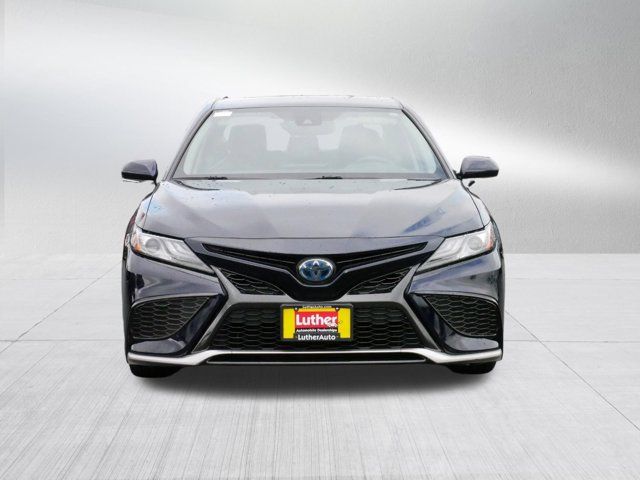 2022 Toyota Camry Hybrid XSE